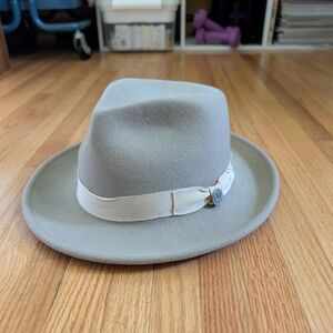 Goorin Bros Light Gray Fedora with Dark Band